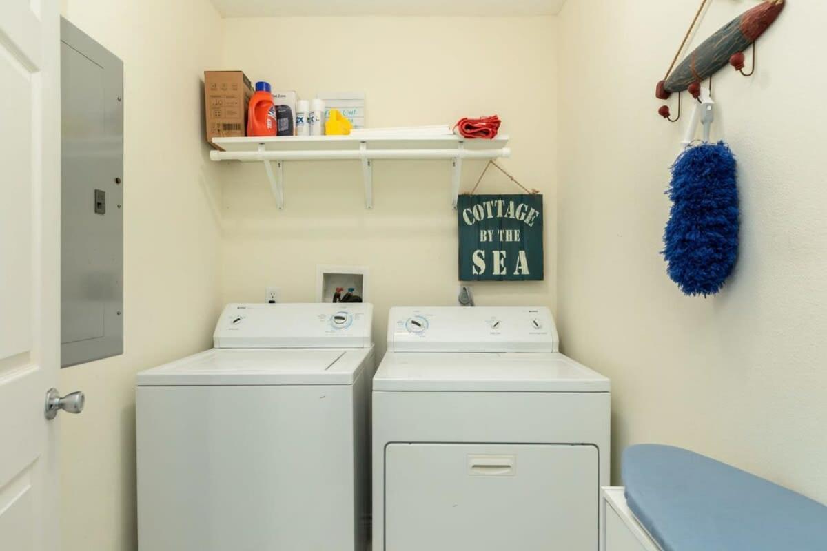 Casa De Las Olas - Huge Fenced Yard, Massive Outdoor Shower, Great Breezes From Deck! Surfside Beach Exteriör bild